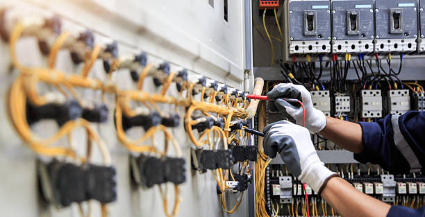 Professional Electrician technician working in Middleburg Heights, OH